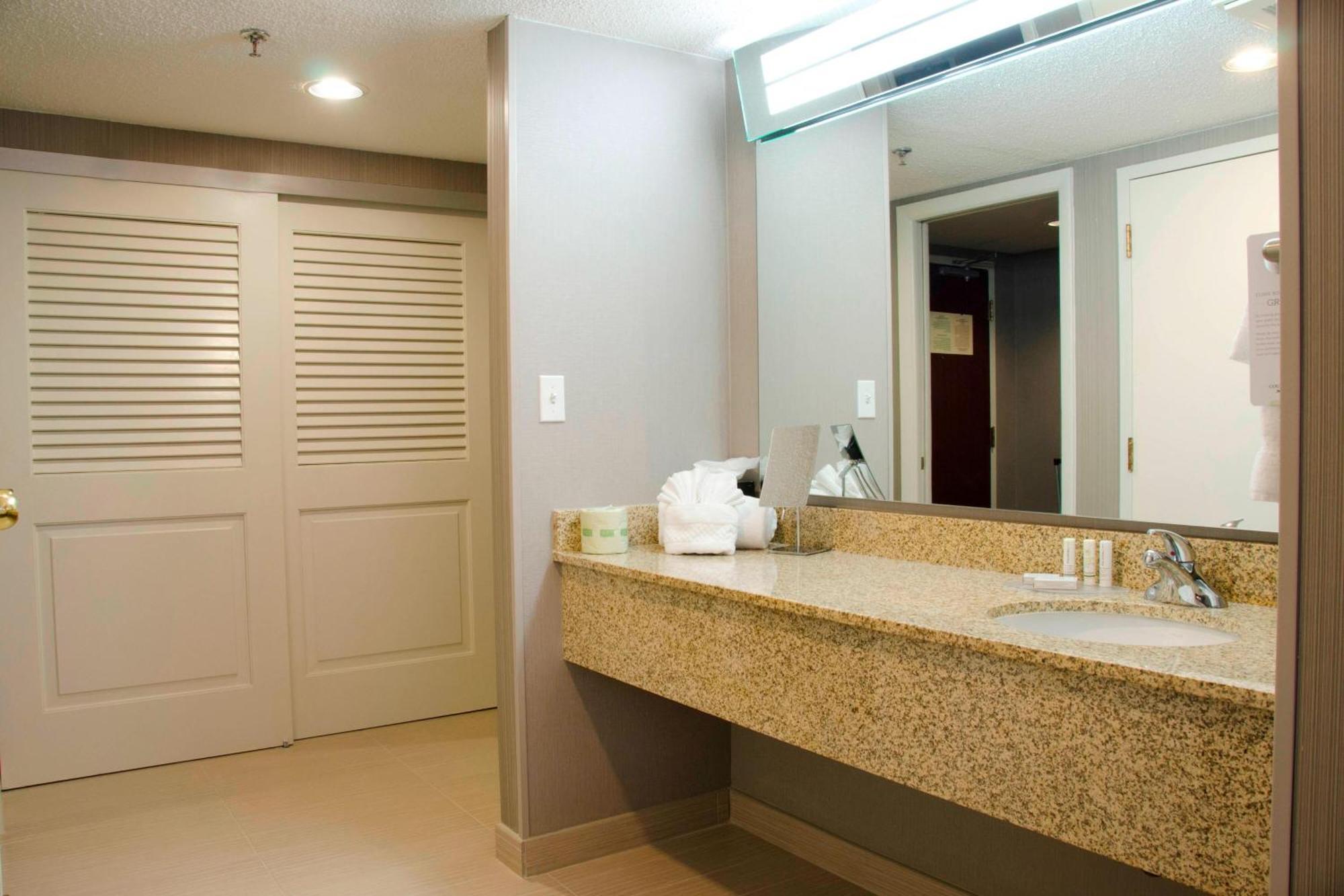 Courtyard Waterbury Downtown Ξενοδοχείο Εξωτερικό φωτογραφία