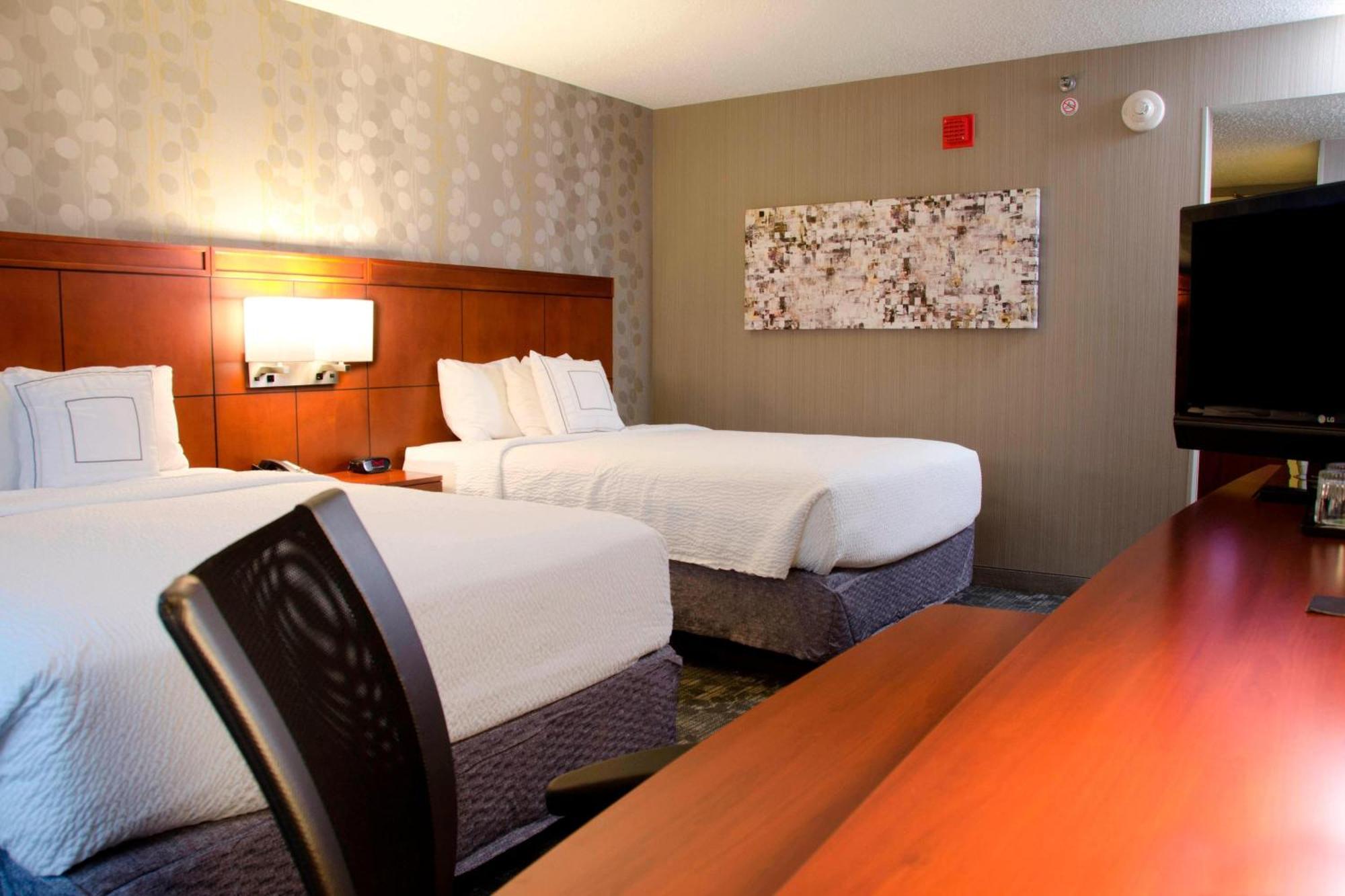 Courtyard Waterbury Downtown Ξενοδοχείο Εξωτερικό φωτογραφία